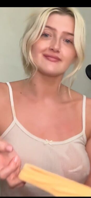 Full leaked Itslunaaaaa private onlyfans photo