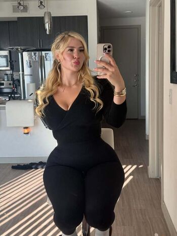 Full leaked Itsokayla private onlyfans photo