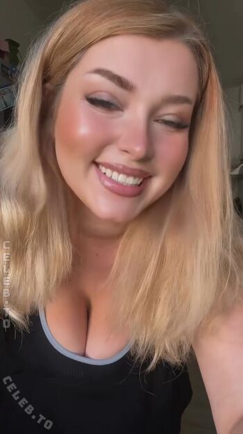 Full leaked Itsschmolli private onlyfans photo