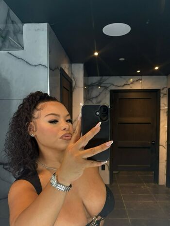 Full leaked Itssjalyn private onlyfans photo