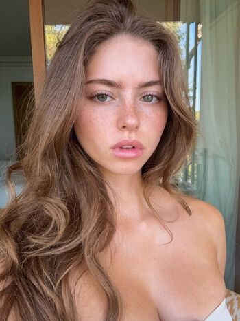 Full leaked Itssluciaf private onlyfans photo
