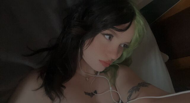 Full leaked Itsssarapriv private onlyfans photo