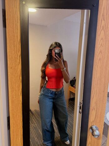 Full leaked Itsyourgirlshelina private onlyfans photo