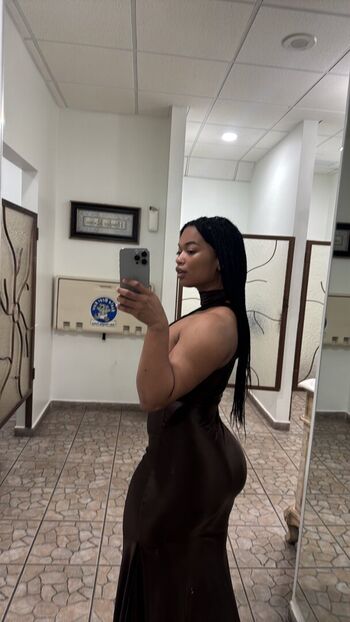 Full leaked Itzmelanin private onlyfans photo