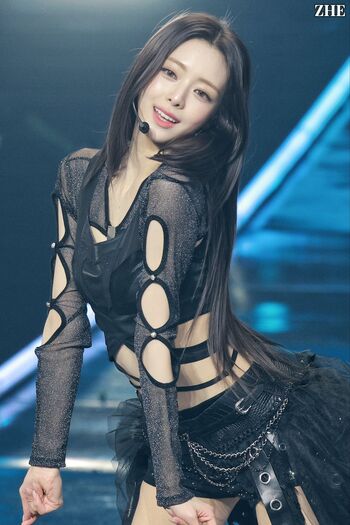 Full leaked Itzy all in us page private onlyfans photo