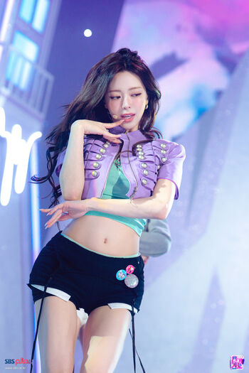 Full leaked Itzy all in us page private onlyfans photo