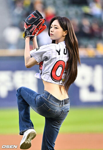 Full leaked Itzy all in us page private onlyfans photo