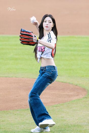 Full leaked Itzy all in us page private onlyfans photo