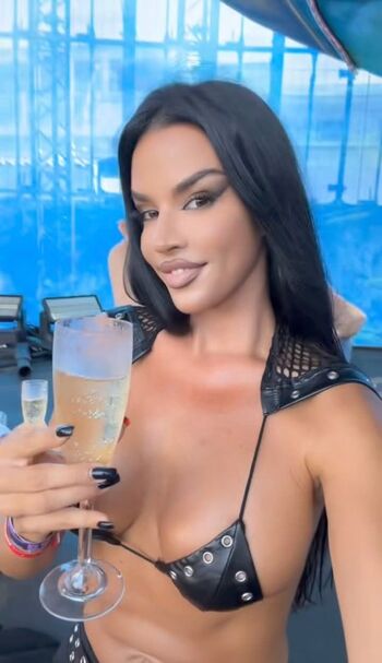 Ivana Knoll