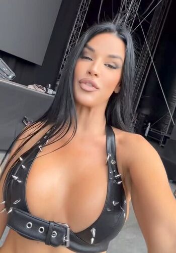 Ivana Knoll