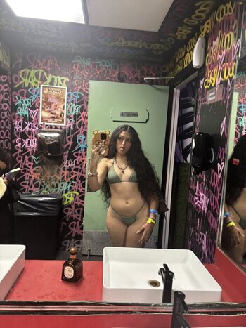Full leaked Ivyrose private onlyfans photo