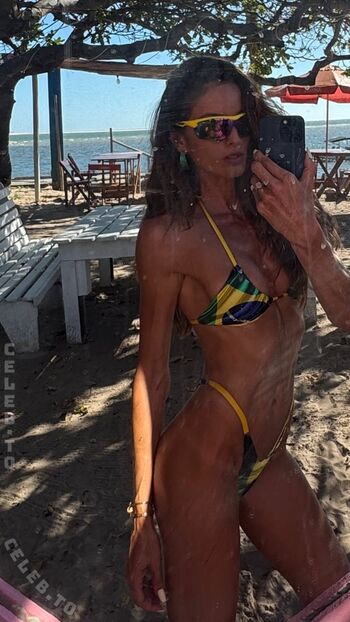 Full leaked Izabel goulart page private onlyfans photo