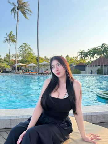 Full leaked Izepyn private onlyfans photo