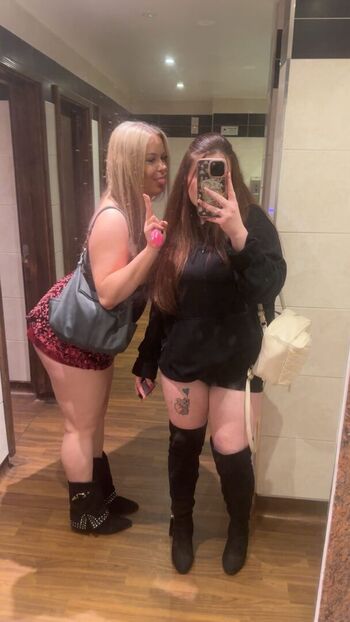 Full leaked Izzieebaileyy private onlyfans photo