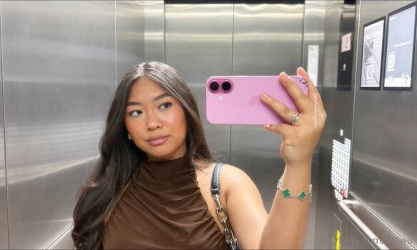 Full leaked Izziwu private onlyfans photo