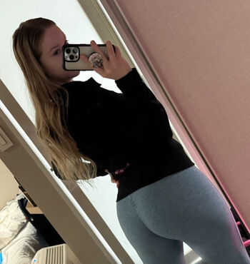 Full leaked Izzy g private onlyfans photo