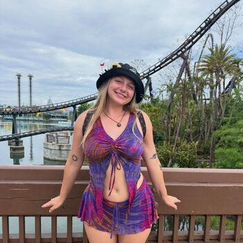 Full leaked Izzybizzybelle private onlyfans photo