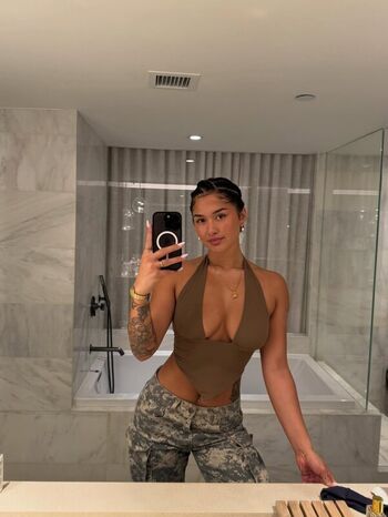Full leaked Izzyflannery private onlyfans photo
