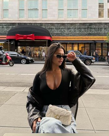 Full leaked Izzyflannery private onlyfans photo