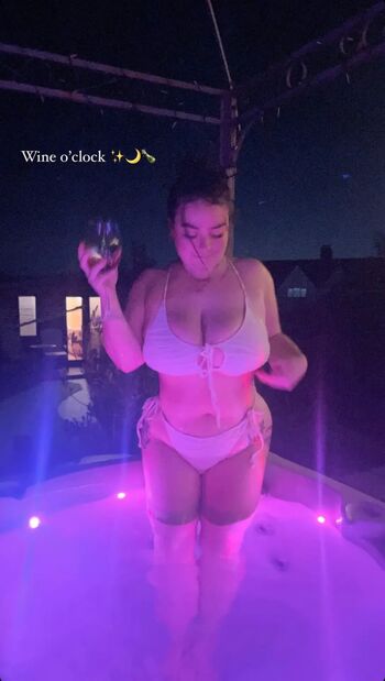 Full leaked Izzylareina private onlyfans photo