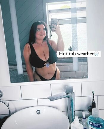 Full leaked Izzylareina private onlyfans photo