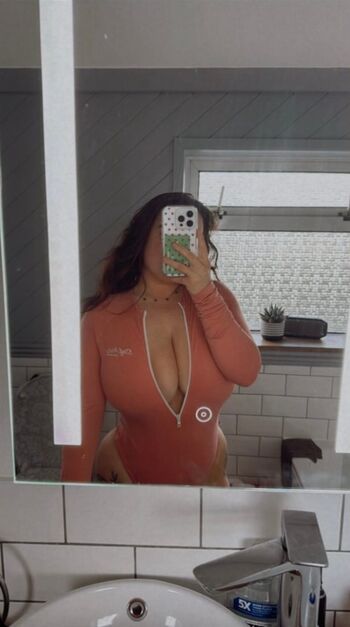 Full leaked Izzylareina private onlyfans photo