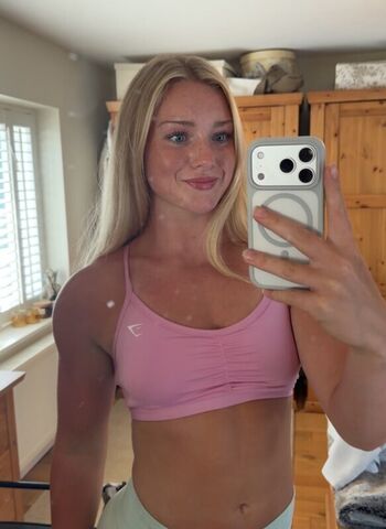 Full leaked Izzymhjones private onlyfans photo