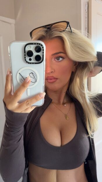 Full leaked Izzytaffs private onlyfans photo