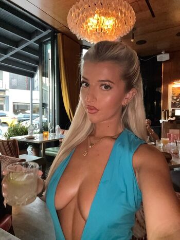 Full leaked Izzytaffs private onlyfans photo
