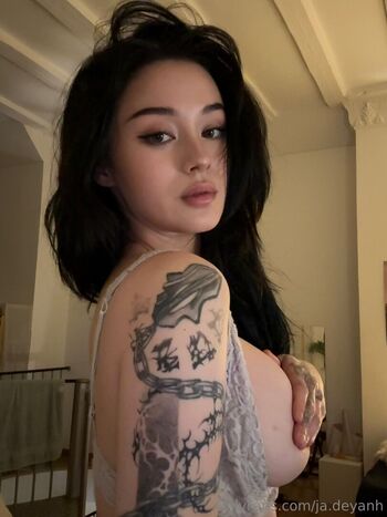 Full leaked Jadeyanh  page private onlyfans photo