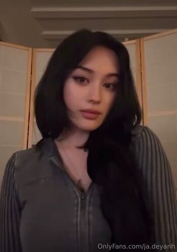 Full leaked Jadeyanh private onlyfans photo
