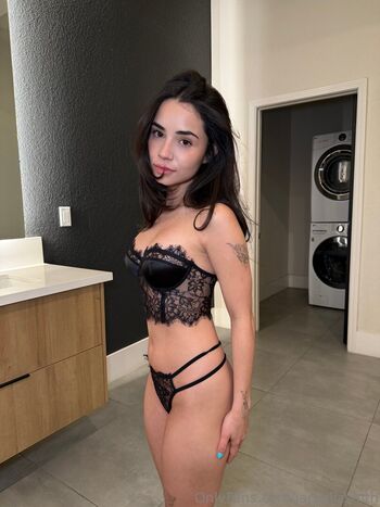 jameliz / ohzero_o  / watermelondrip