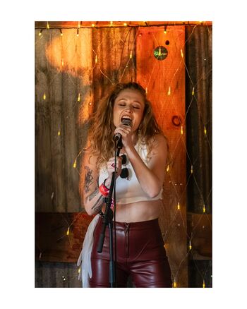 Janet Devlin