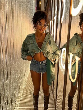 Full leaked Jaya araye williams private onlyfans photo