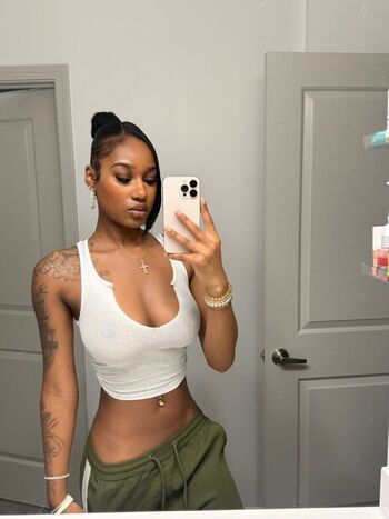 Full leaked Jaydamoeneee private onlyfans photo