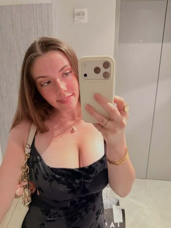 Full leaked Jazmine singing private onlyfans photo
