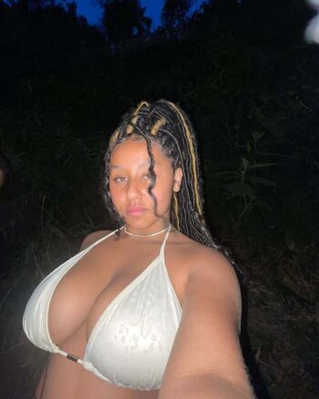 Full leaked Jellievissee private onlyfans photo