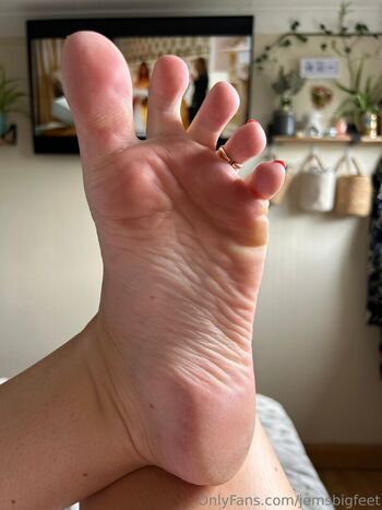 Full leaked Jemsbigfeet private onlyfans photo