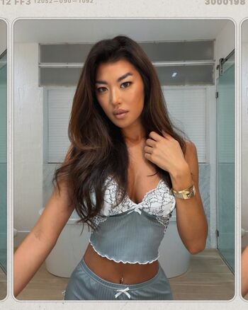 Jenn Lee / Jennifer Lee / jennleezy