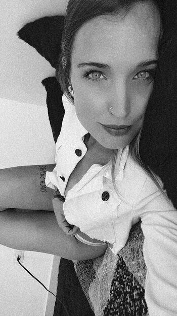 Full leaked Jennifer denise page private onlyfans photo