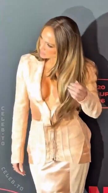 Full leaked Jennifer lopez page private onlyfans photo