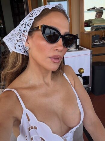 Full leaked Jennifer lopez page private onlyfans photo