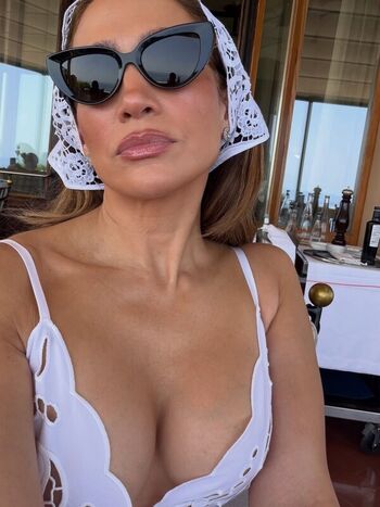 Full leaked Jennifer lopez page private onlyfans photo