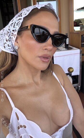 Full leaked Jennifer lopez page private onlyfans photo