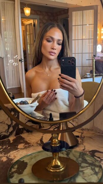 Full leaked Jennifer lopez  page private onlyfans photo