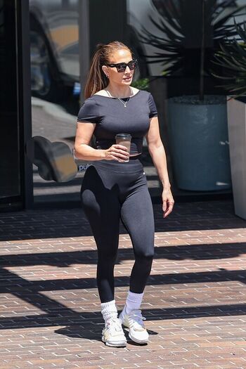 Full leaked Jennifer lopez private onlyfans photo