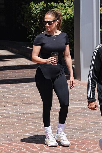 Full leaked Jennifer lopez private onlyfans photo