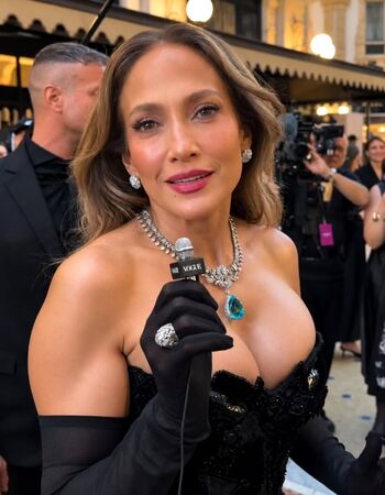 Full leaked Jennifer lopez  page private onlyfans photo