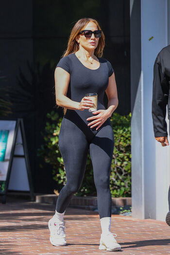 Full leaked Jennifer lopez private onlyfans photo