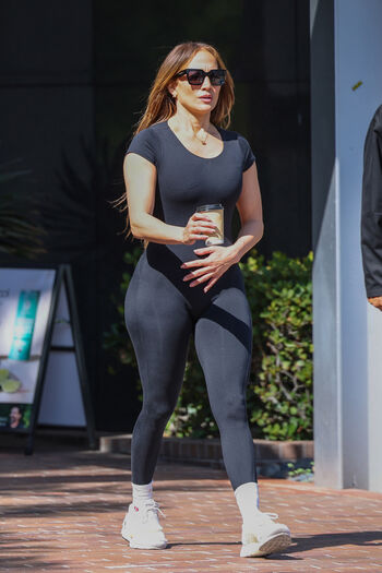 Full leaked Jennifer lopez private onlyfans photo